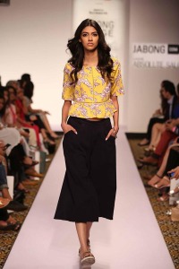 strand_of_silk_-this_spring_summer_must_have_trend_-culottes_japong_lakme_fashion_week_